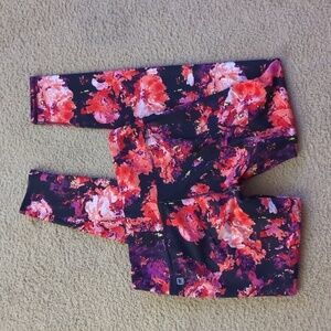 Fabletics Black with Pink Floral Full Length Athletic Leggings Size Small